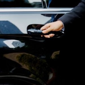 motorista fazendo transfer